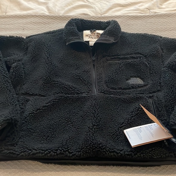 The North Face Women’s Extreme Pile Pullover - Picture 6 of 8